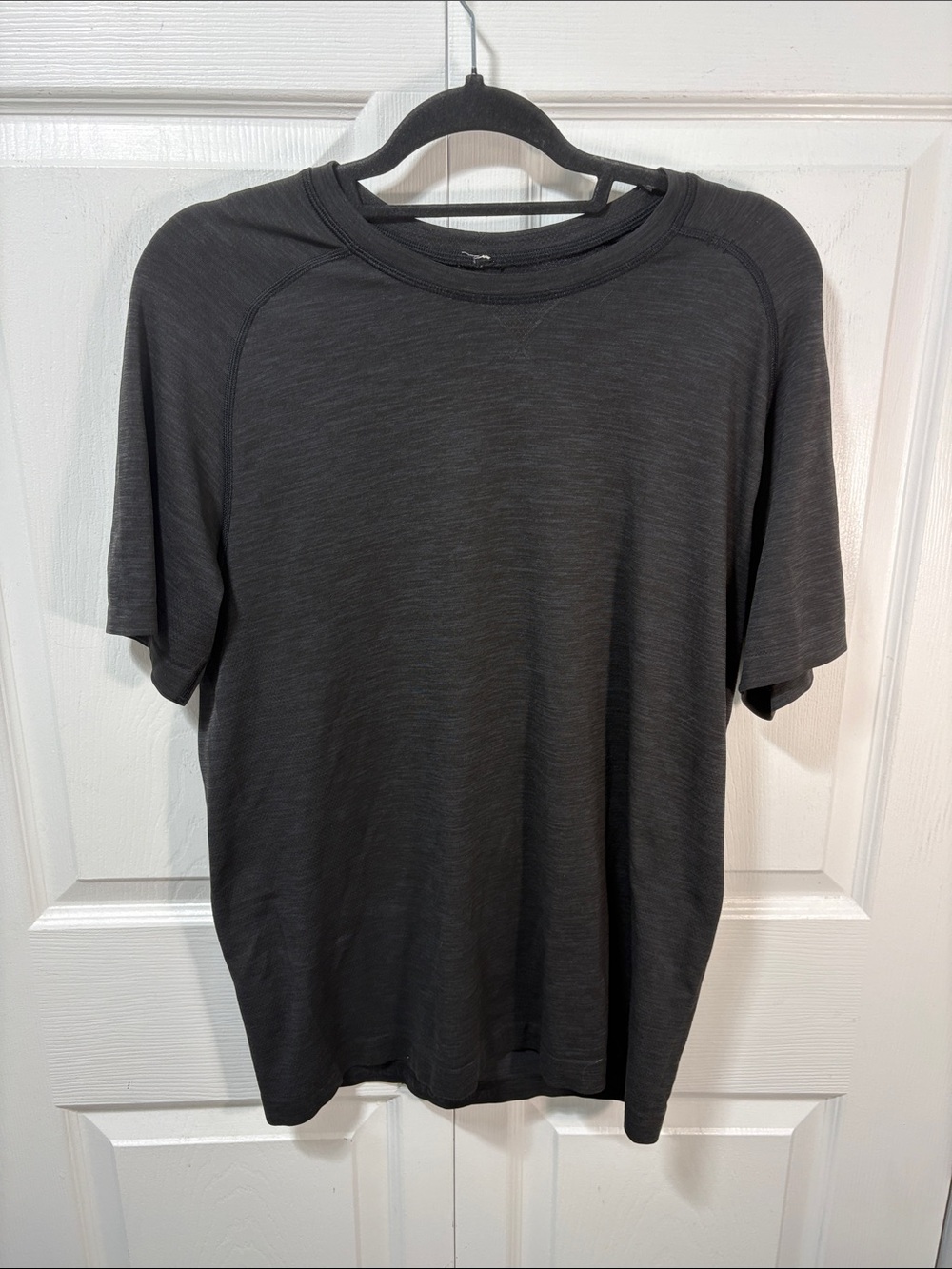 Lululemon Metal Vent Tech Shirt Men’s Gray Athletic Training Running Top